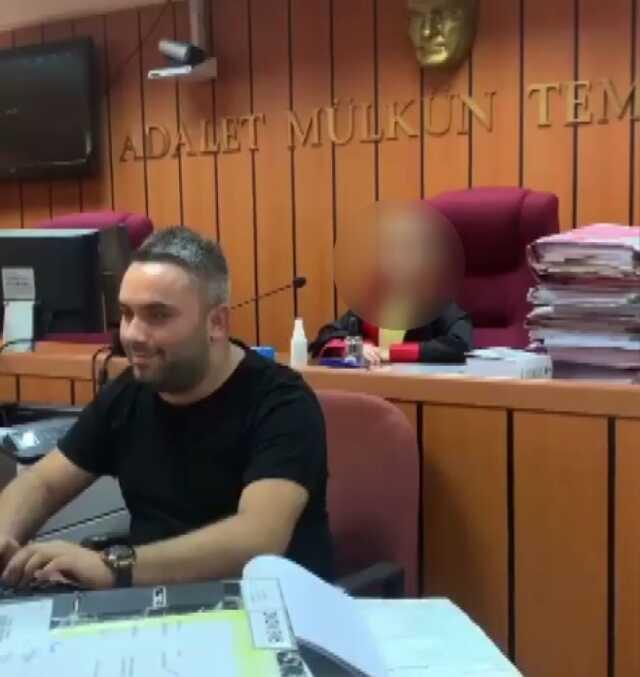 Zabıt katibi eski eşi ve annesiyle şebeke kurdu, 6 ayda 80 milyon liralık vurgun yaptı Zabıt katibi eski eşi ve annesiyle şebeke kurdu, 6 ayda 80 milyon liralık vurgun yaptı