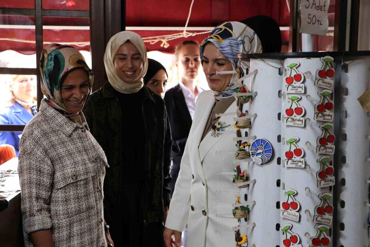 Bakan Göktaş, Tekirdağ'da Kadın Kooperatiflerini Ziyaret Etti