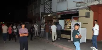 Adana'da bir dönerci dükkanına silahlı saldırı: Baba ve oğlu yaralandı