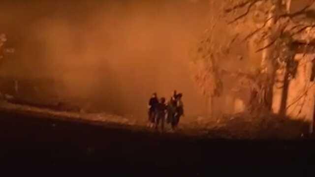 Görüntü bombaların yağdığı Gazze'den! Kurtarma görevlisi canını kurtarmak için dakikalarca böyle koştu