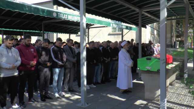 Hayatını kaybeden milli kick boksçu Buket Kaya, son yolculuğuna uğurlandı