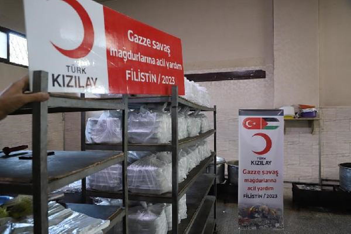 Türk Kızılayı Gazze'de aşevi faaliyetlerine devam ediyor