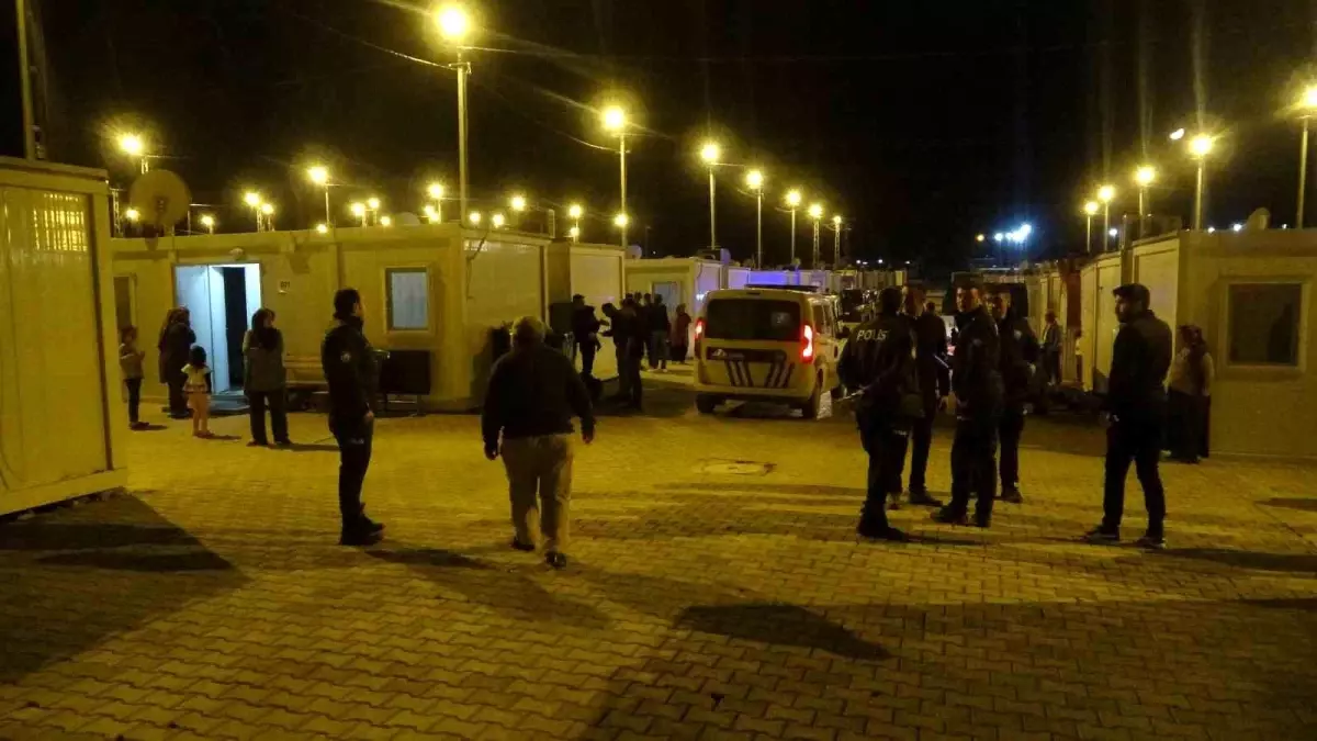 Malatya'da konteyner kentte çöp konteyneri yanına bırakılan çanta paniğe neden oldu