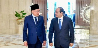 Mısır Cumhurbaşkanı Sisi, Malezya Başbakanı ile Gazze'deki gelişmeleri değerlendirdi