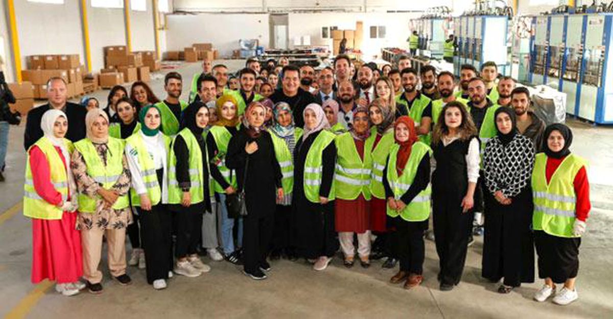 Acun Ilıcalı, Erzurum'da Terlik Fabrikası Açtı