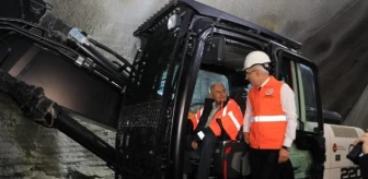 Bakan Uraloğlu, Erzincan Sünebeli Tüneli'nin ışık görme törenine katıldı