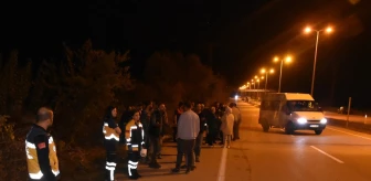 Sinop'ta otomobil bahçeye devrildi, sürücü yaralandı