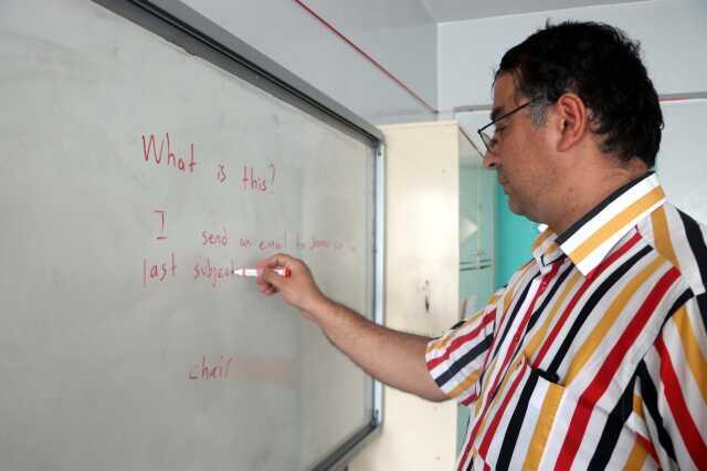 Çocukken okuduğu masal kitabından etkilenip, 44 dil öğrendi Çocukken okuduğu masal kitabından etkilenip, 44 dil öğrendi