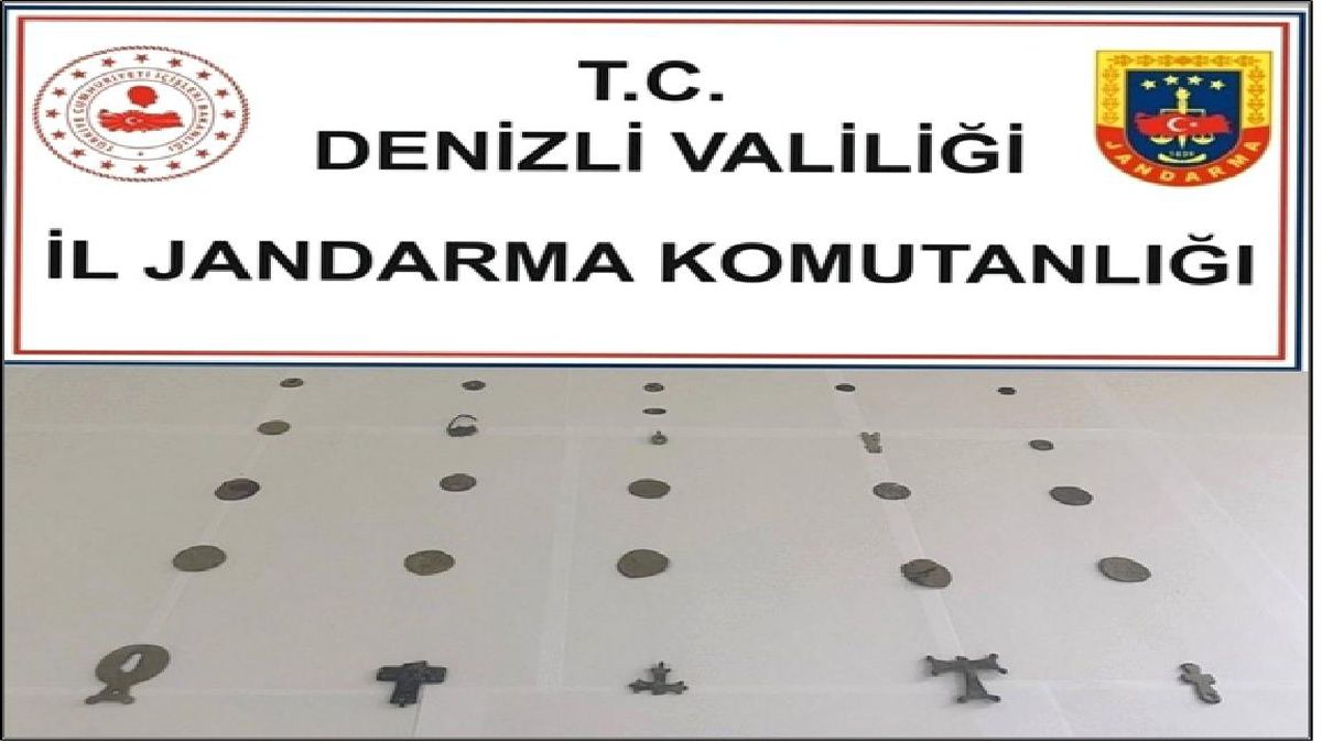 Denizli'de Tarihi Eser Operasyonu: 4 Haç ve 18 Sikke Ele Geçirildi