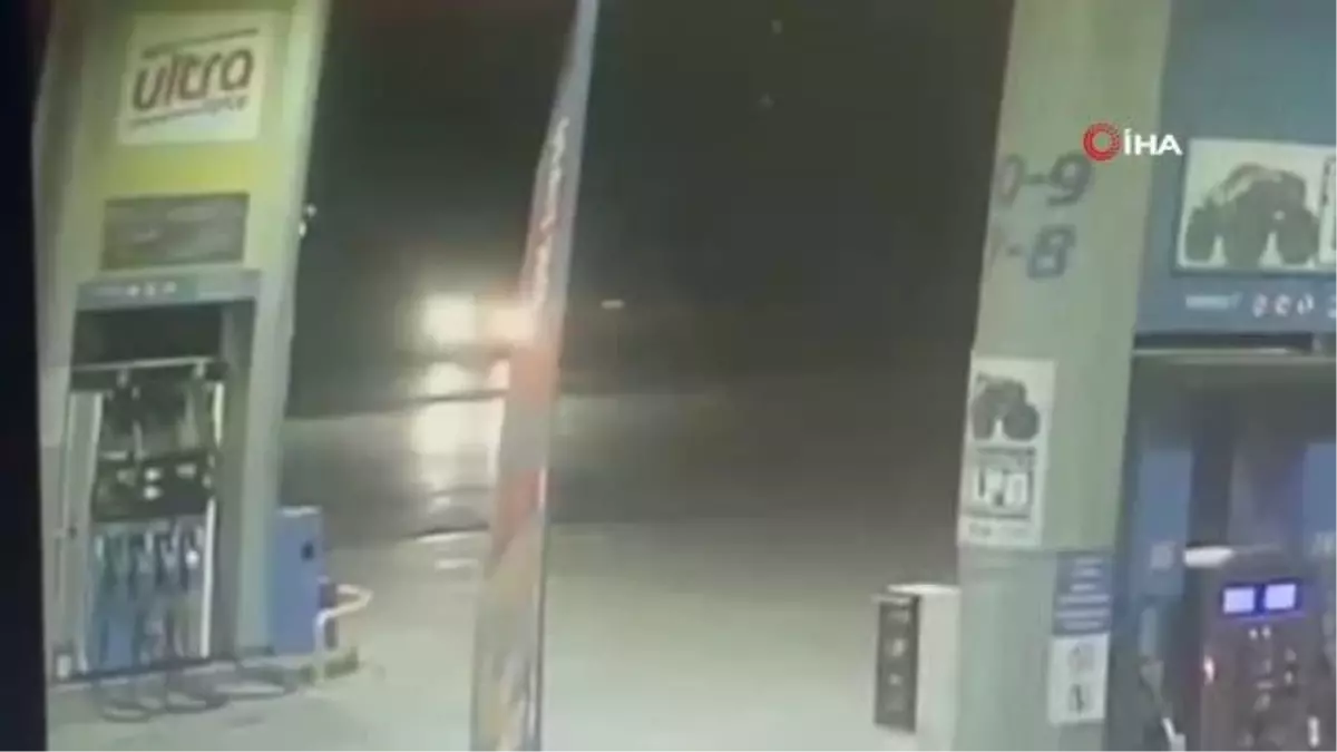 Malatya'da iki otomobilin karıştığı kaza güvenlik kameralarına yansıdı