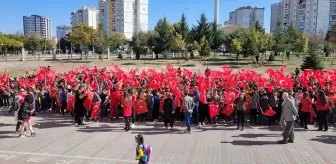 Kayseri'de öğrenciler Cumhuriyet için yürüdü