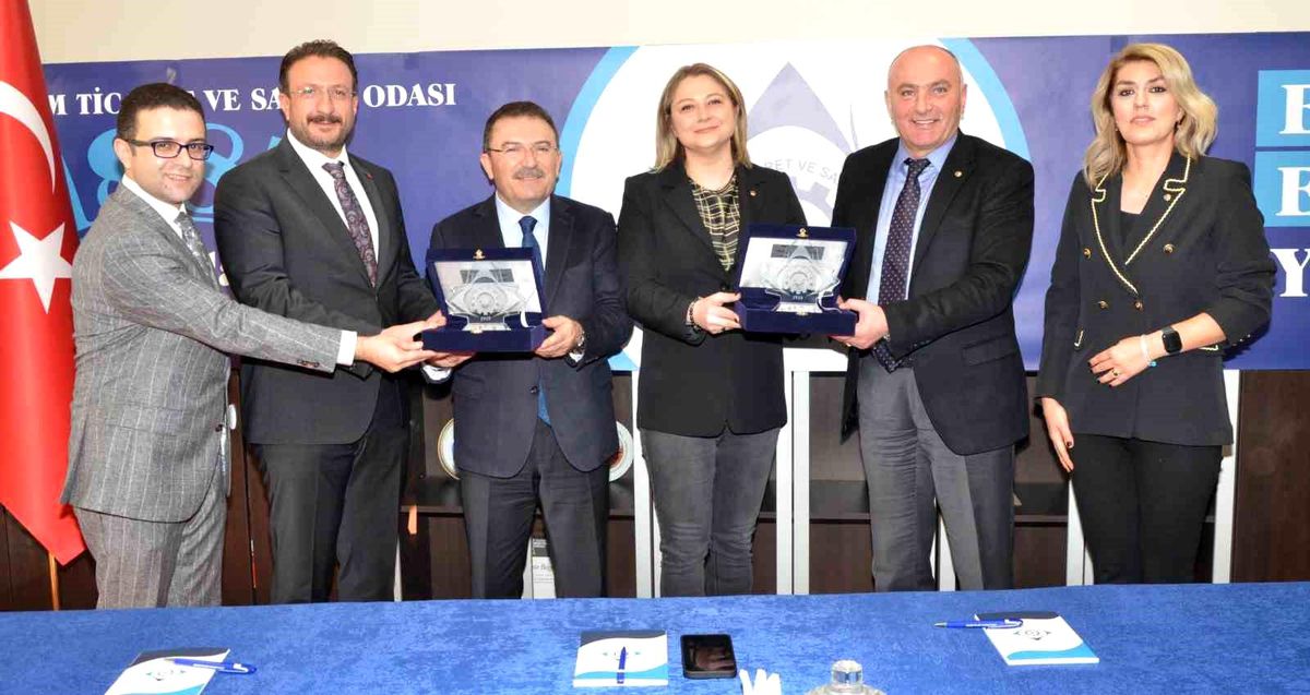 KGK VE GGK bayrak değişimi