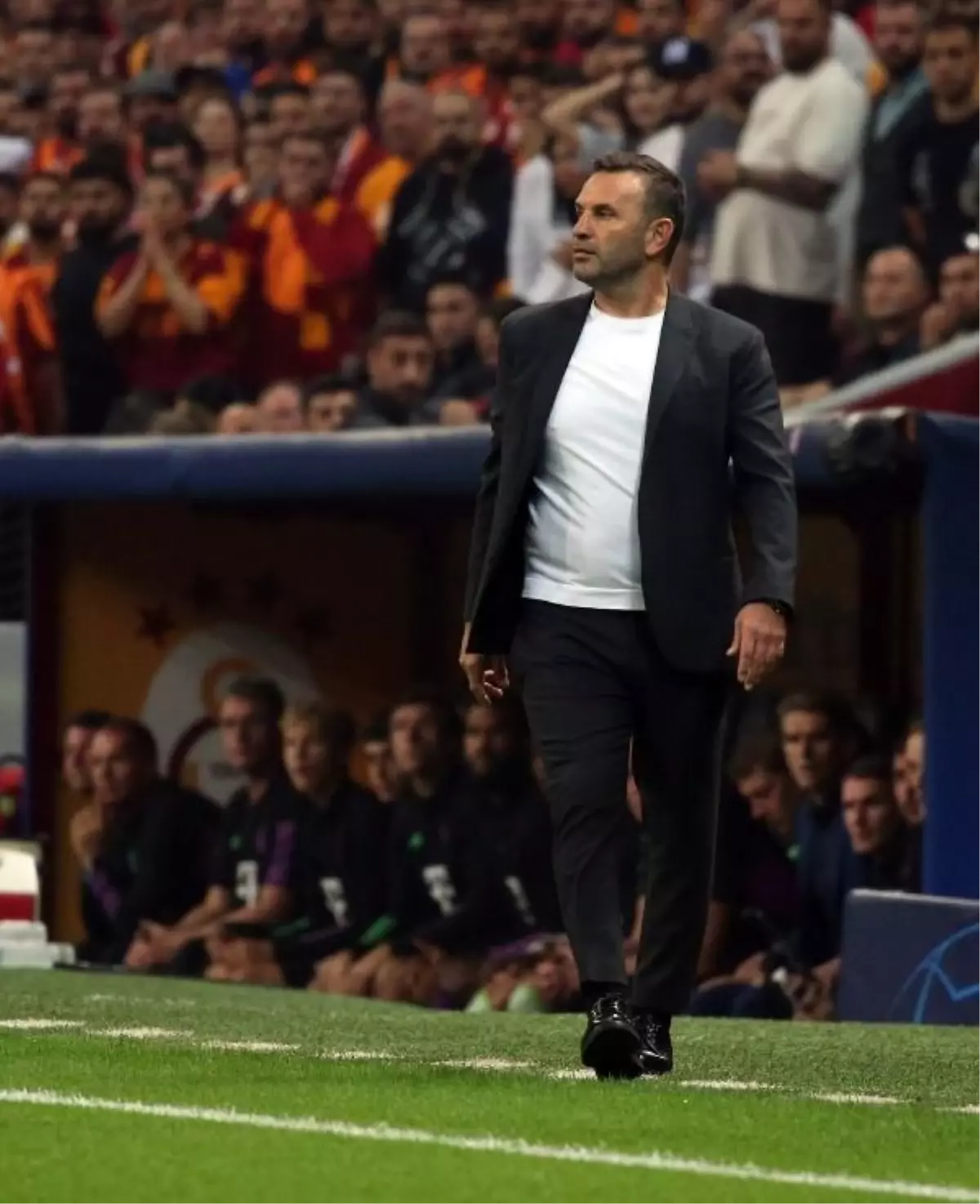 Galatasaray Teknik Direktörü Okan Buruk: 'Bir Türk takımının uzun yıllardır oynayabileceği en güçlü oyunu oynadık'