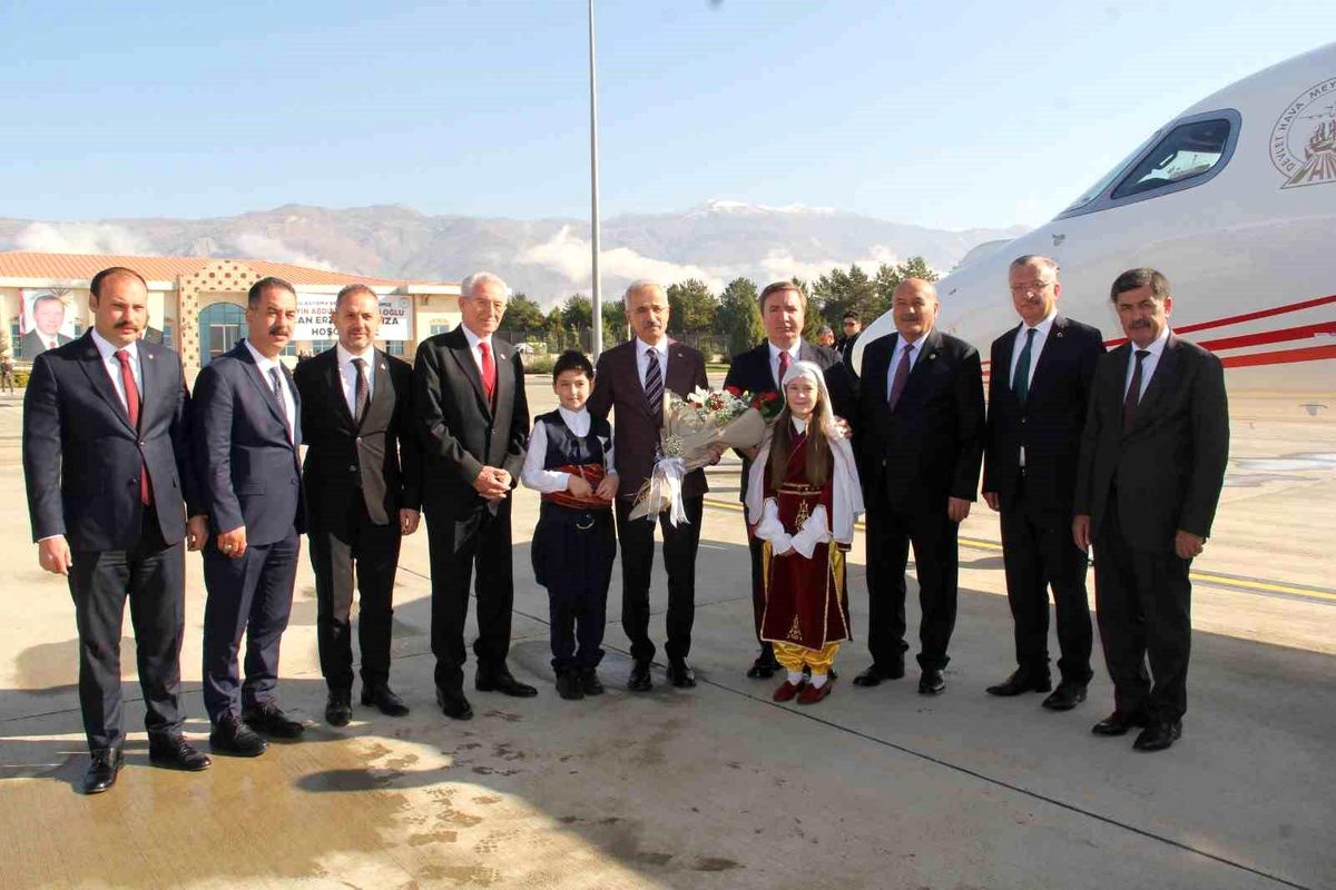 Ulaştırma ve Altyapı Bakanı Erzincan'a ziyarette bulundu