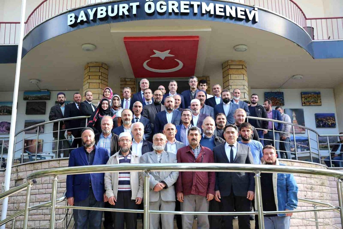 Bayburt Valisi Mustafa Eldivan Camiler ve Din Görevlileri Haftası etkinliğine katıldı