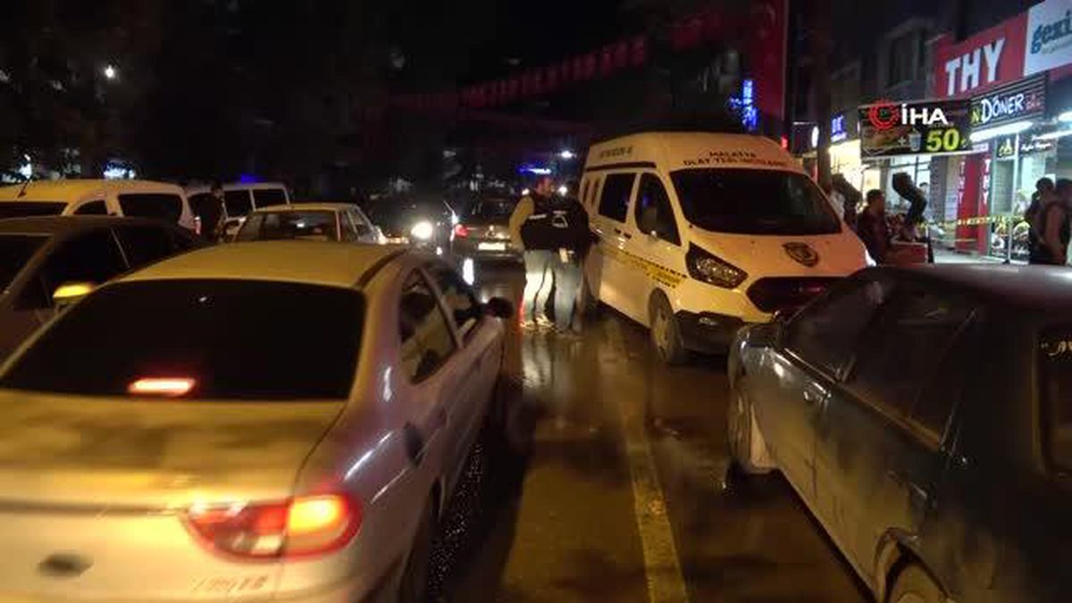 Malatya'da Dürümcüde Tartışma: Bir Kişi Bıçakla Yaralandı