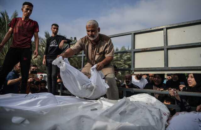 Gazze'de İsrail'in saldırıları sürüyor