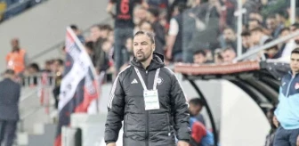 İzmir Kulüpleri Yabancı Teknik Direktörlerle Yola Devam Ediyor