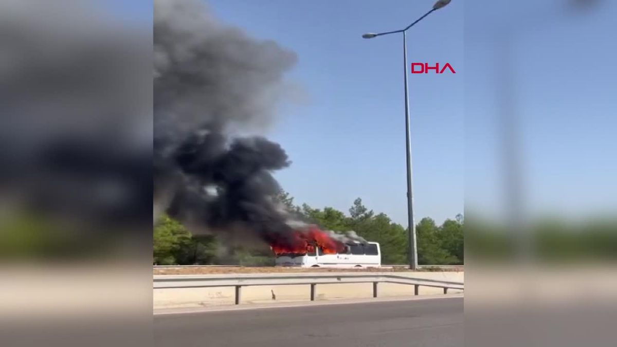 Antalya'da Karavana Çevrilen Midibüste Çıkan Yangında Hayatını Kaybeden Kişi Belirlendi