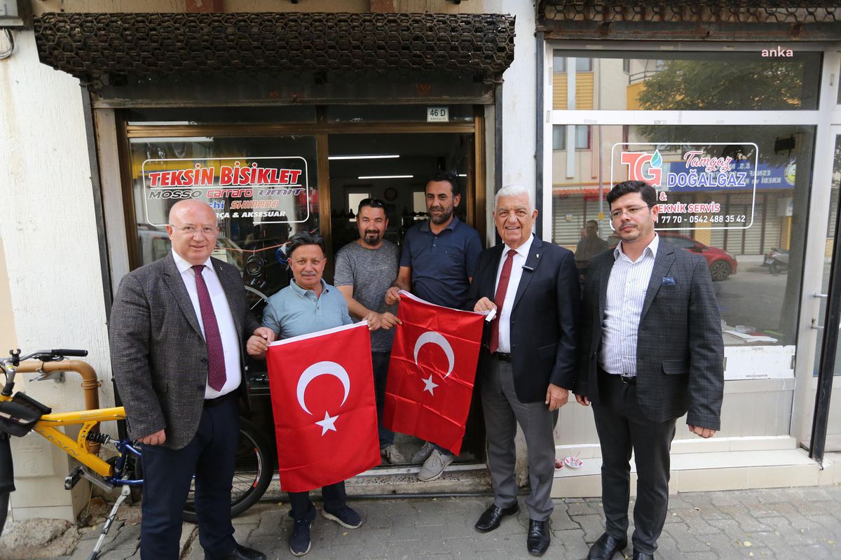 Muğla Büyükşehir Belediyesi Türk Bayraklarıyla Donattı