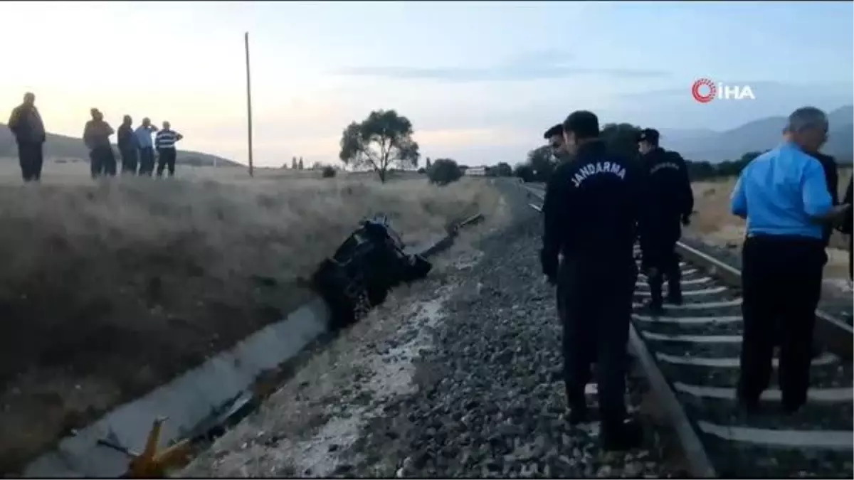 Afyonkarahisar'da Tren Kazası: Sürücü Hayatını Kaybetti