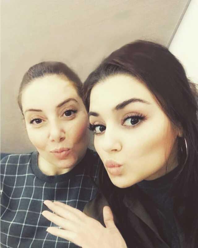 2019 yılında annesini kaybeden Hande Erçel'den yürek sızlatan sözler: Pudra kokulum, çok özledim