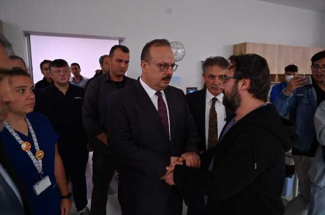 Asansör kazasına can veren genç kızın babası, acı gerçeği paylaştı: Kızım geçen hafta da asansörde kaldı Asansör kazasına can veren genç kızın babası, acı gerçeği paylaştı: Kızım geçen hafta da asansörde kaldı