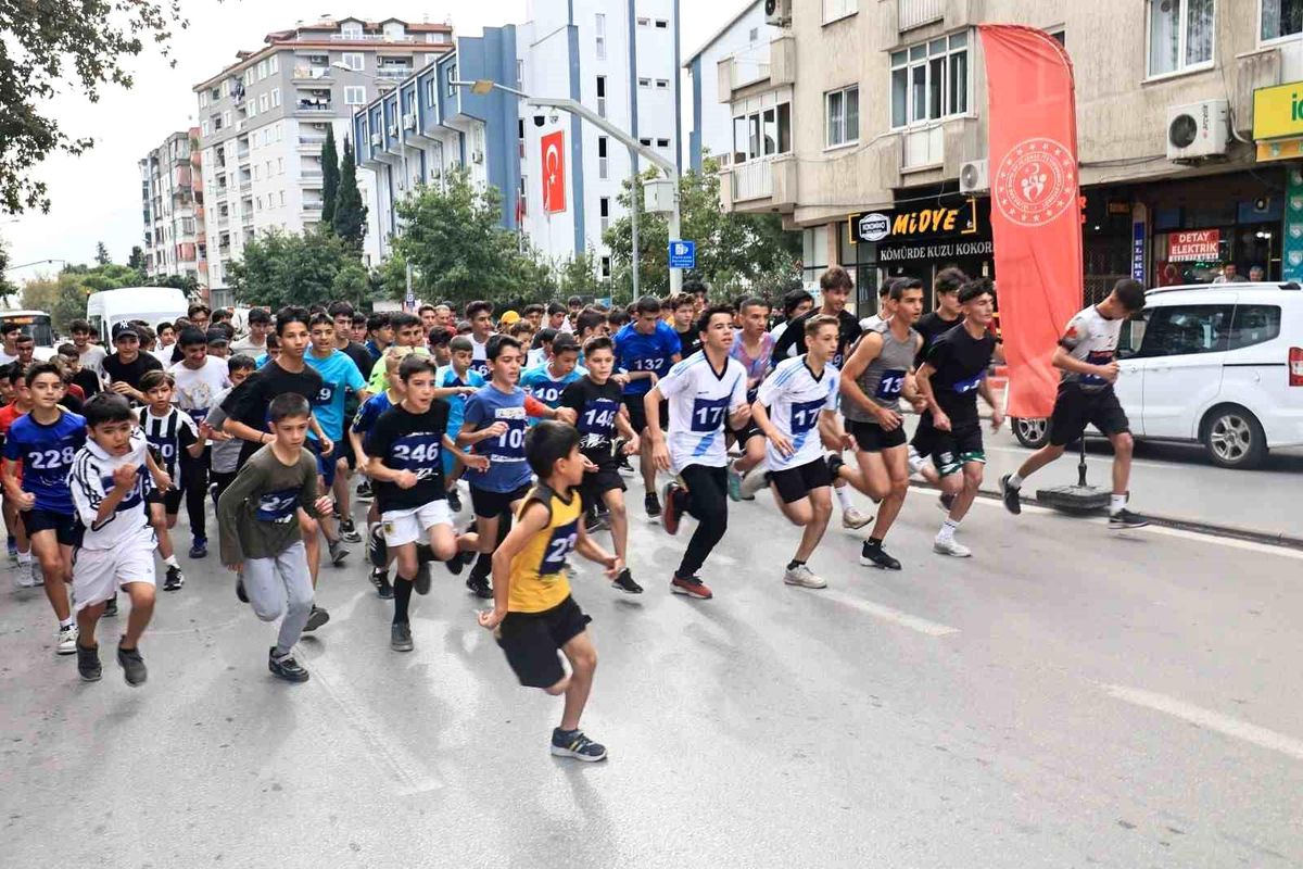 Denizli'de Cumhuriyet Koşusu düzenlendi