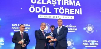 Mersin Cumhuriyet Başsavcısı Tolgahan Öztoprak'a ödül verildi