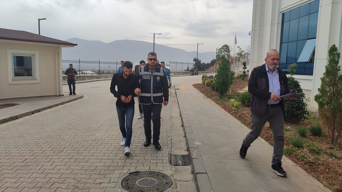 Bursa'da motosiklet hırsızları tutuklandı