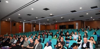Trabzon Kudüs Kardeşlik Derneği Genel Sekreteri Kadir Öztürk, 'Filistin ve Kudüs' konulu konferans verdi