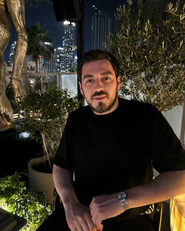 Ünlü sunucu Hande Sarıoğlu kokoreççi sevgilisiyle yeni ilişkisini ilan etti