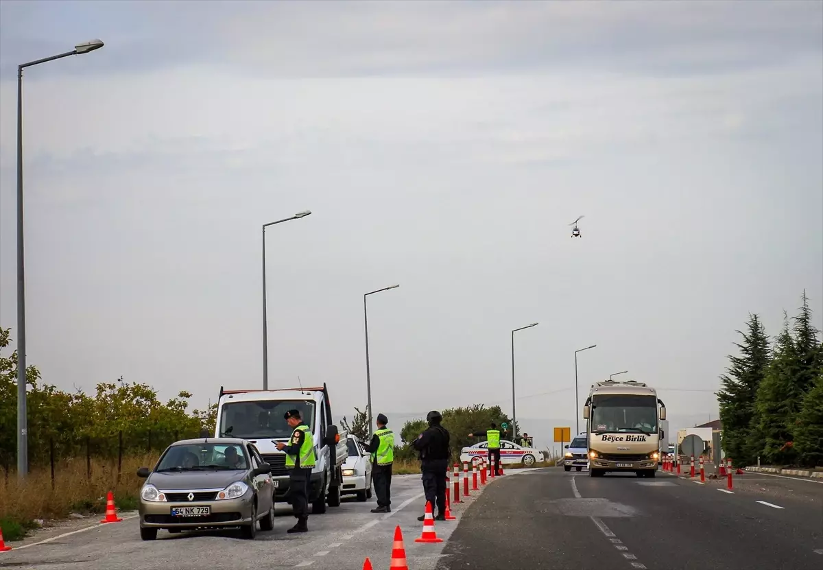 Uşak'ta Pervaneli ve Döner Kanatlı Hava Aracıyla Trafik Denetimi