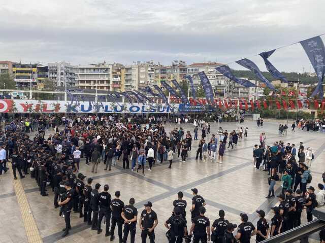 Asansörde sıkışarak hayatını kaybeden Zeren'in arkadaşlarının öfkesi dinmiyor: Kader değil ihmal Asansörde sıkışarak hayatını kaybeden Zeren'in arkadaşlarının öfkesi dinmiyor: Kader değil ihmal