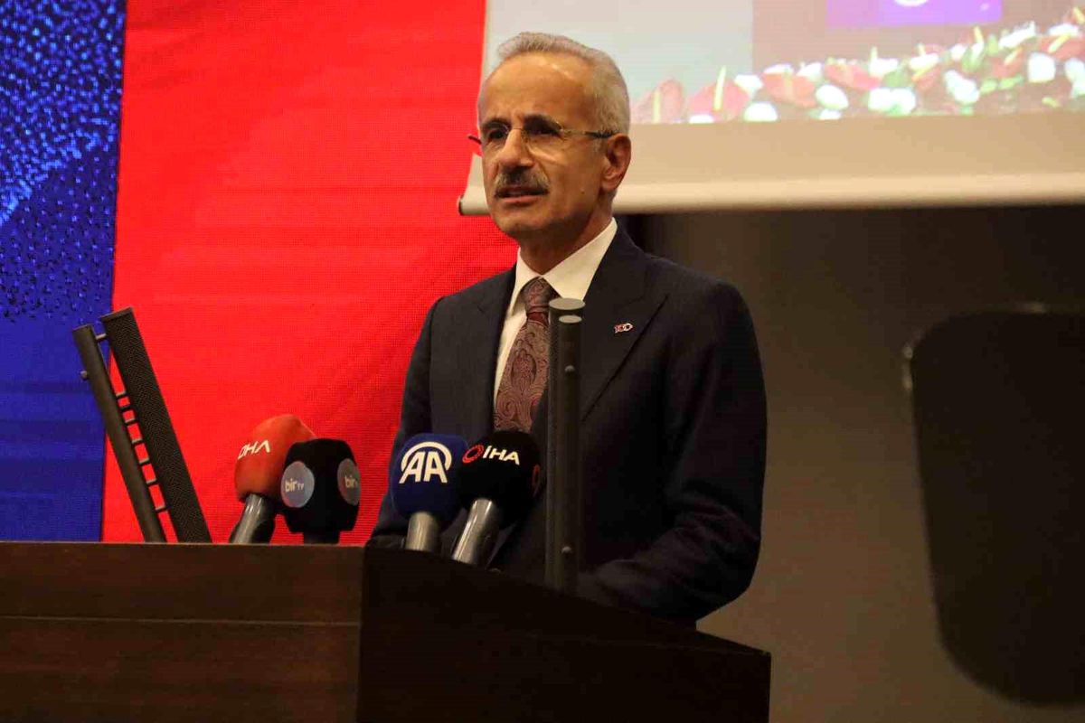 Bakan Uraloğlu: 'Eylül ayı ihracatımız 22 milyar 670 milyon dolar'