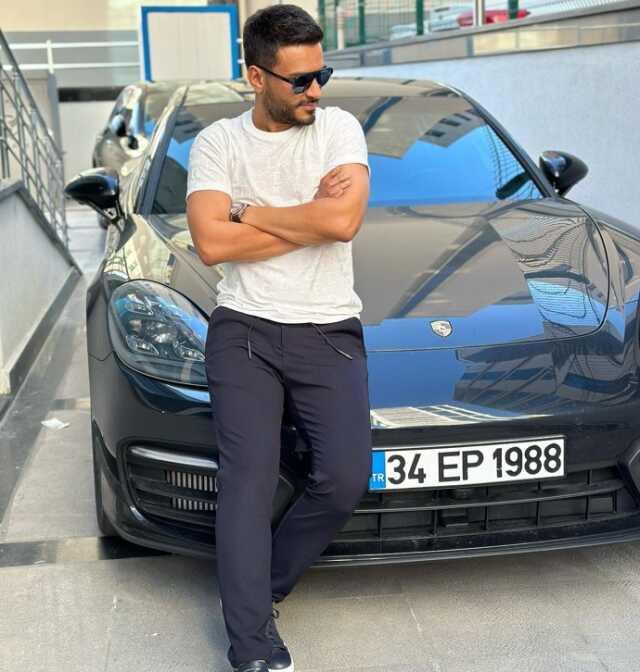 Dilan Polat ve Engin Polat'ın milyonluk araçlarının plakaları tartışma yarattı