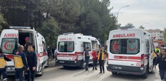 Elazığ'da freni patlayan midibüsün çarptığı araçlarda 16 kişi yaralandı
