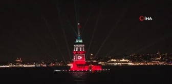 Kız Kulesi'ne Türk Bayrağı Yansıtıldı