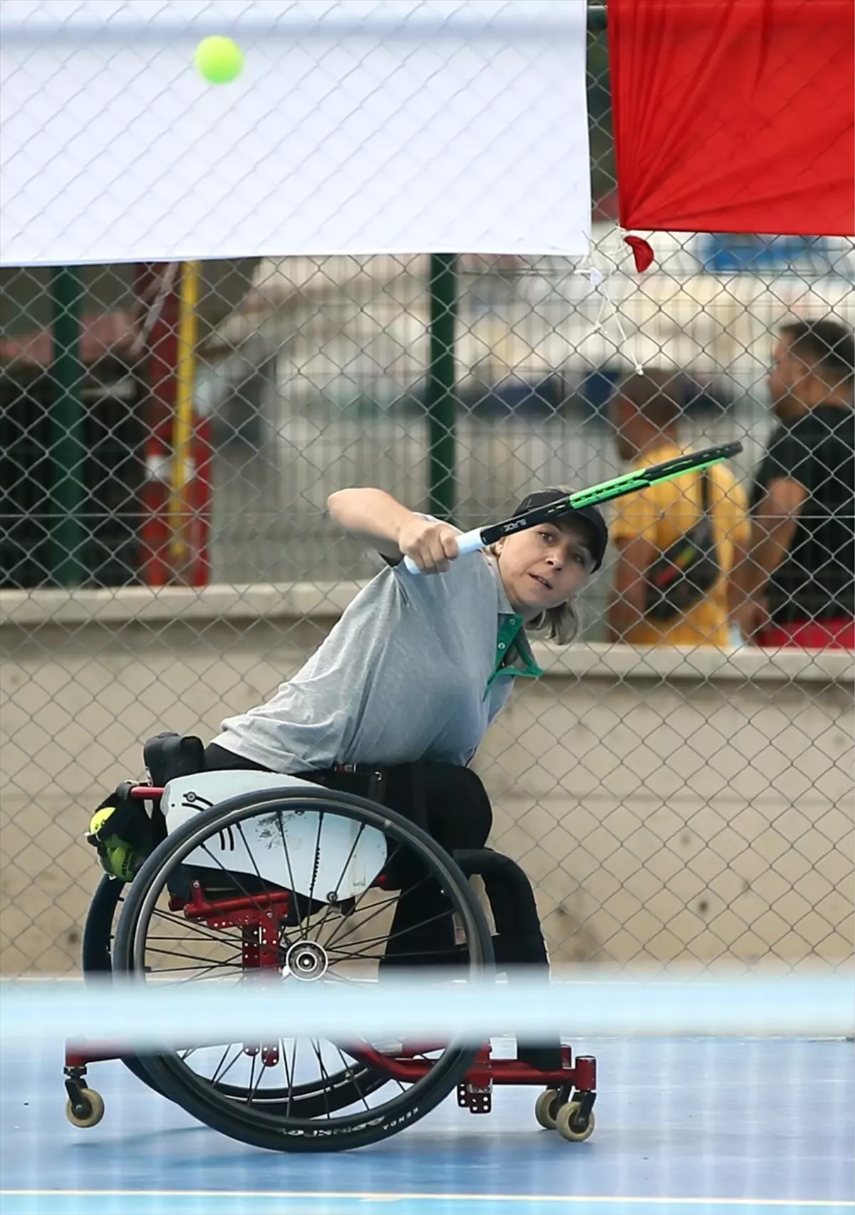 Engelli Çocukların Spora Yönlendirilmesi İçin Mücadele Eden Milli Sporcu