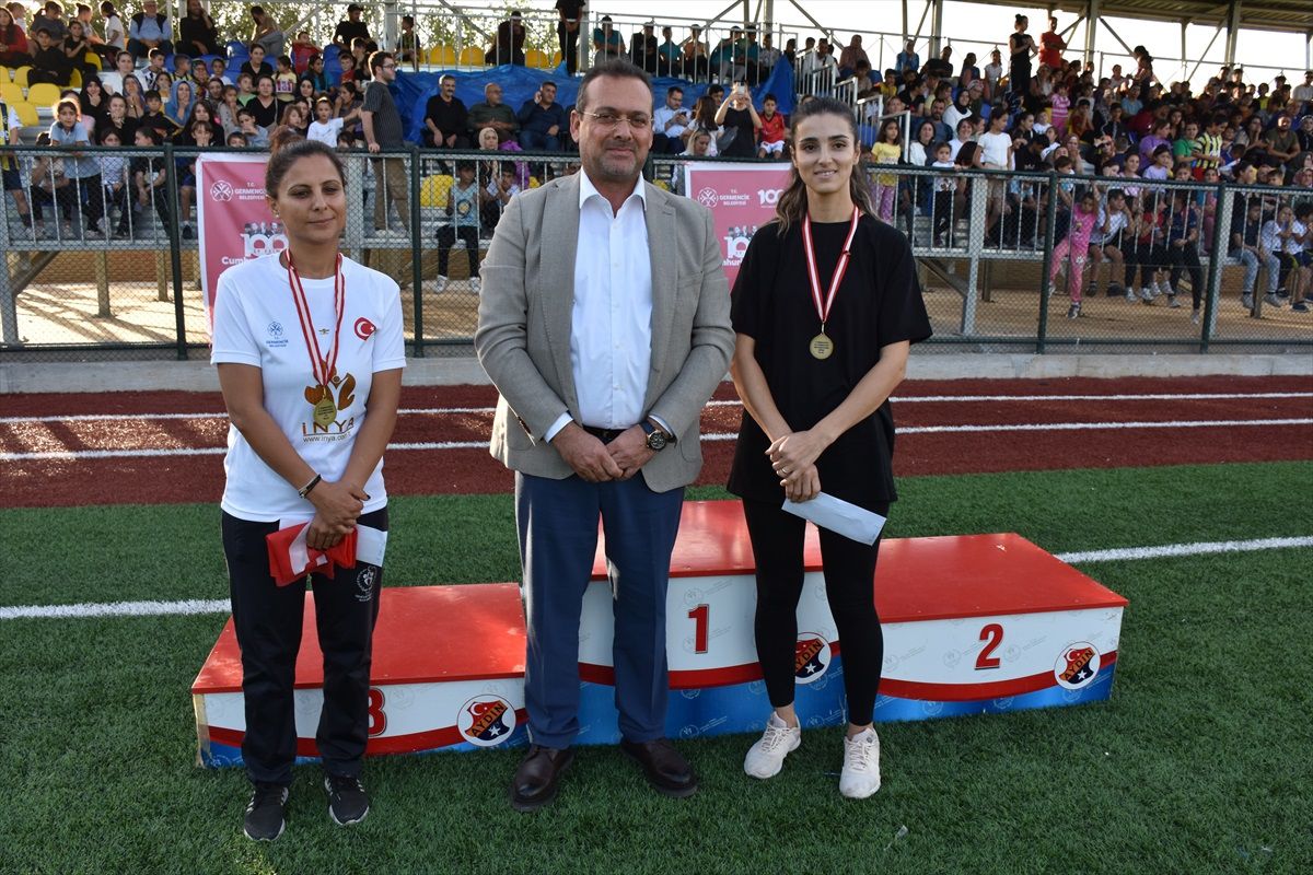 Aydın Germencik'te Cumhuriyetin 100. Yılına Özel Halk Koşusu Düzenlendi