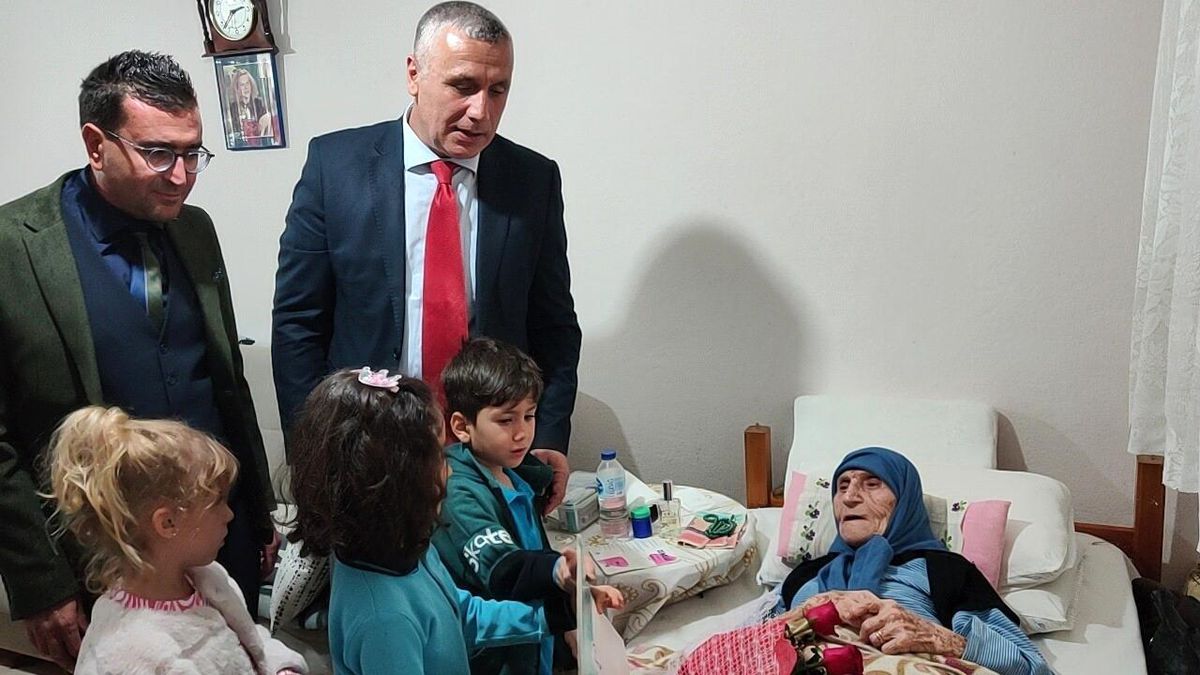 Cumhuriyetin 100. Yılı Çocukları Cumhuriyetle Yaşıt İnsanları Ziyaret Etti