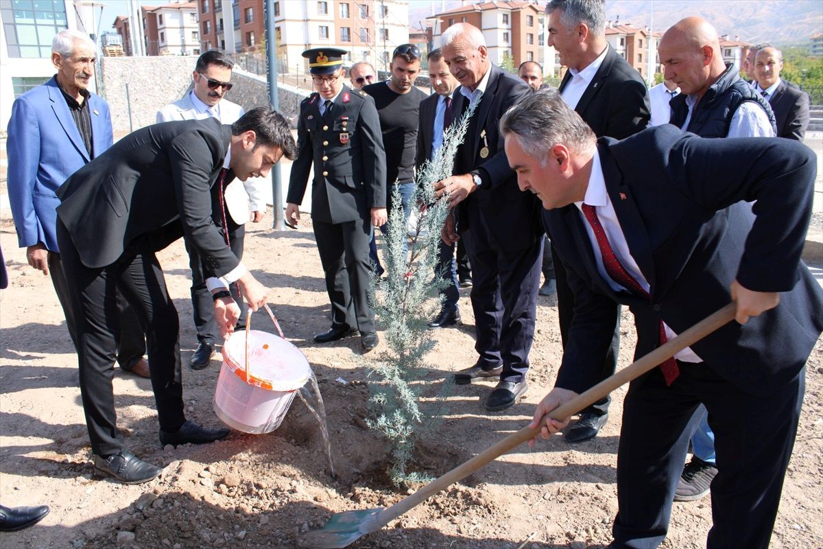 Darende'de ve Kale'de Cumhuriyet'in 100. yılı kutlanıyor