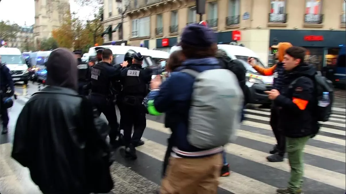 Paris'te Filistin'e Destek Yürüyüşüne Polis Müdahalesi