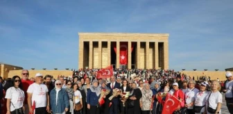 Mudanya Belediye Başkanı Hayri Türkyılmaz, Cumhuriyet Yürüyüşünü Anıtkabir'de Tamamladı