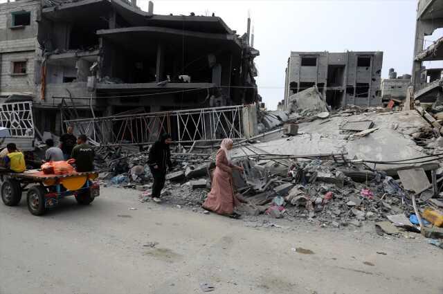 Son Dakika: İsrail'in şiddetli saldırıları sonrası Gazze'de can kaybı 7703'e yükseldi