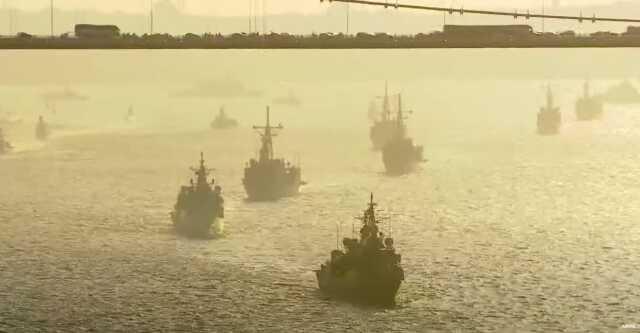 29 Ekim Cumhuriyet Bayramı dolayısıyla İstanbul Boğazı'nda 100 geminin geçiş töreni başladı 29 Ekim Cumhuriyet Bayramı dolayısıyla İstanbul Boğazı'nda 100 geminin geçiş töreni başladı