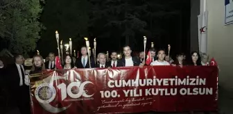 Ankara Üniversitesi Cumhuriyet'in 100. Yılını Fener Alayıyla Kutladı