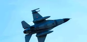 Cumhuriyet'in 100. yılında F-16'lar Antalya semalarını süsledi