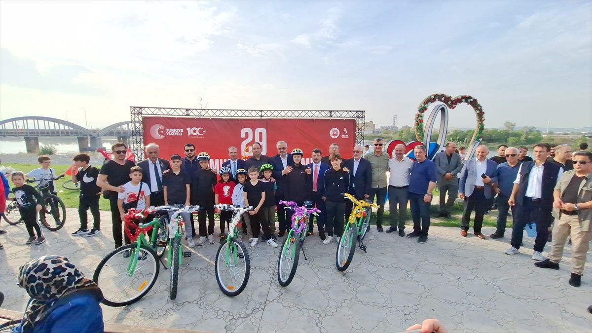 Samsun Bafra'da Cumhuriyet Bayramı kutlamaları kapsamında bisiklet turu düzenlendi