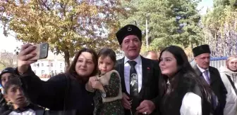 Erzurum'da Atatürk'e Benzerlik Gösteren Vatandaş İlgi Odağı Oldu